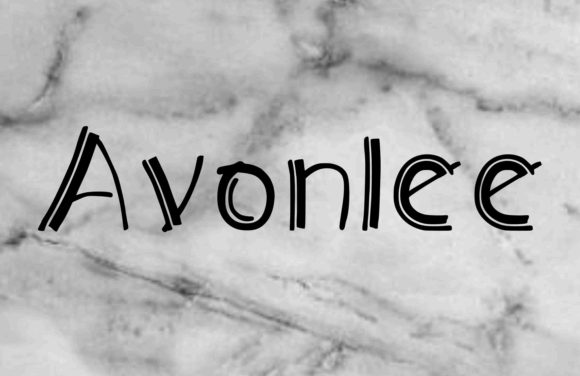 Avonlee: The Display Font That Gives Your Brand a Handmade Touch